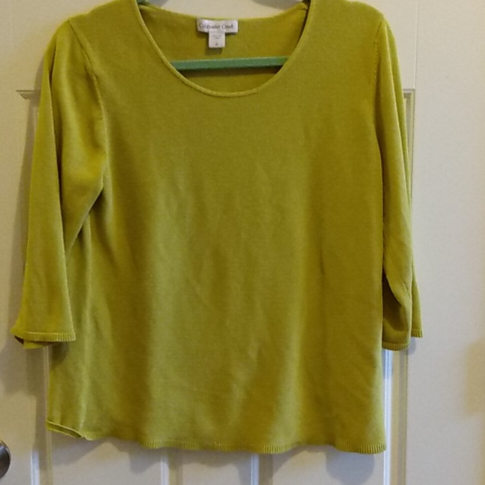 Knit top in lime green 💚